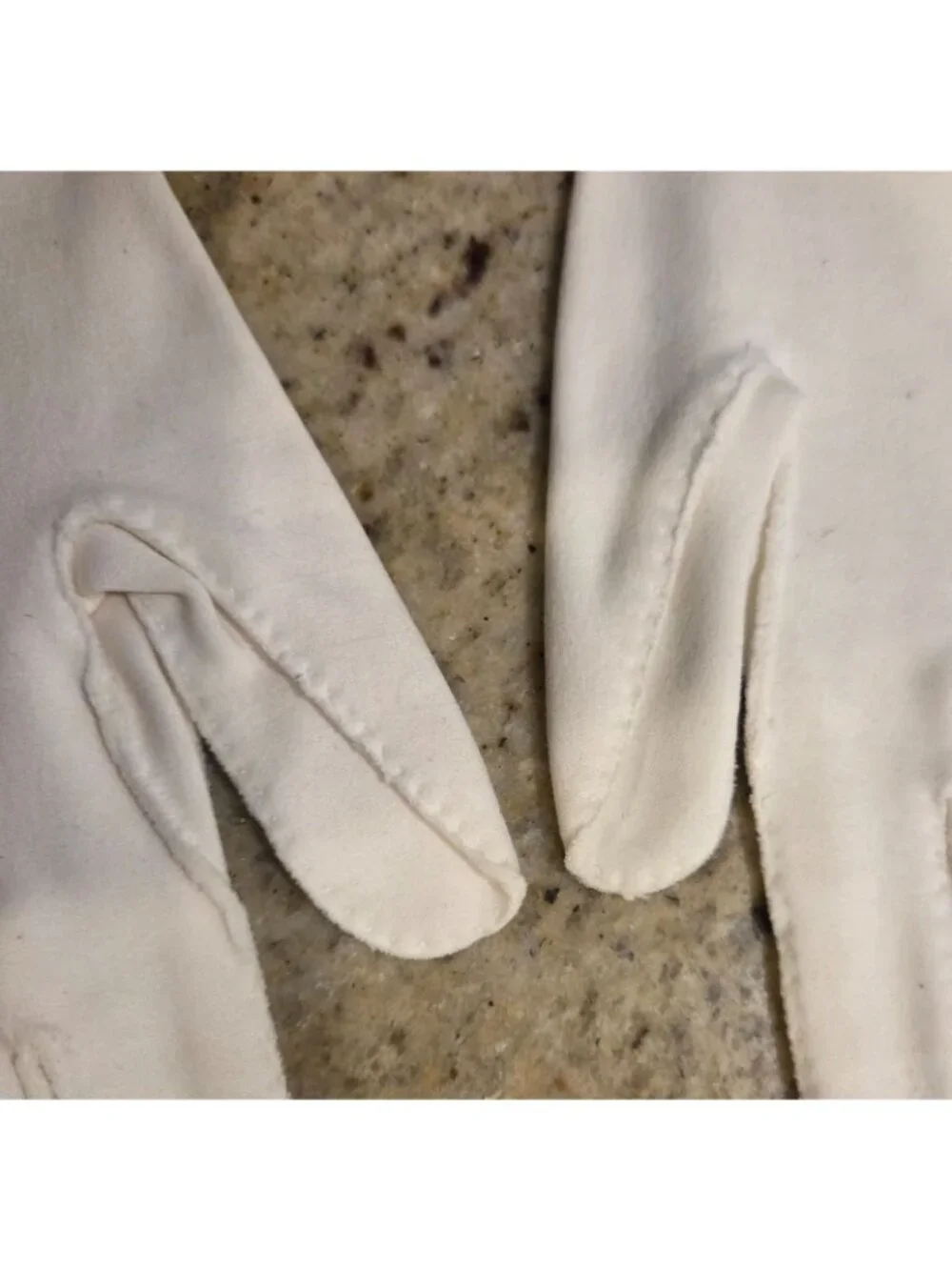 Vintage Womens Size M/L 7 Off-White Cotton Formal Gloves Chevron Notch Wrist